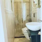 לינה וארוחת בוקר Beyaz Kapi Boutique אלאקאטי