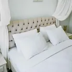 Beyaz Kapi Boutique