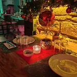לינה וארוחת בוקר Beyaz Kapi Boutique