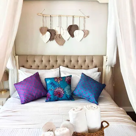 Beyaz Kapi Boutique