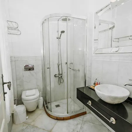 B&B Beyaz Kapi Boutique 알라카티