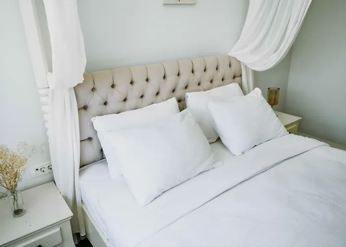 Beyaz Kapi Boutique