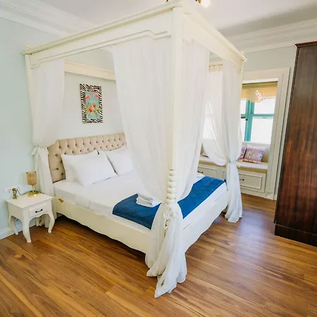 Beyaz Kapi Boutique Bed & Breakfast Alaçatı