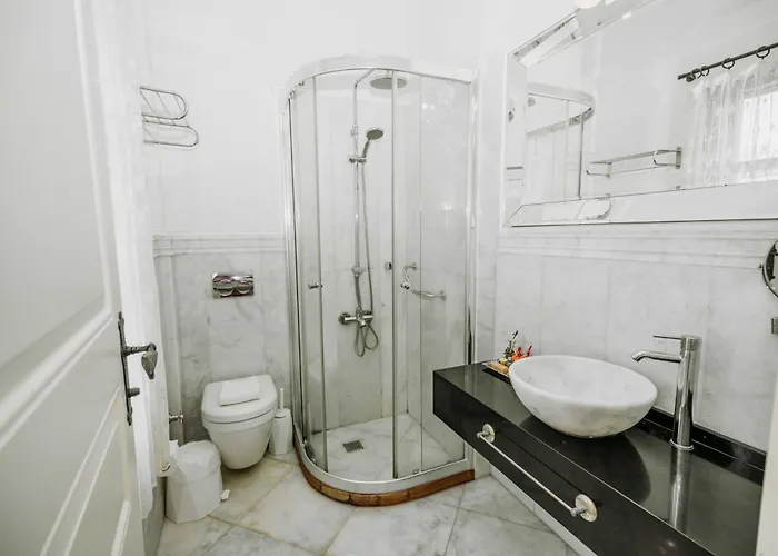 Oda ve Kahvaltı Beyaz Kapi Boutique Alaçatı